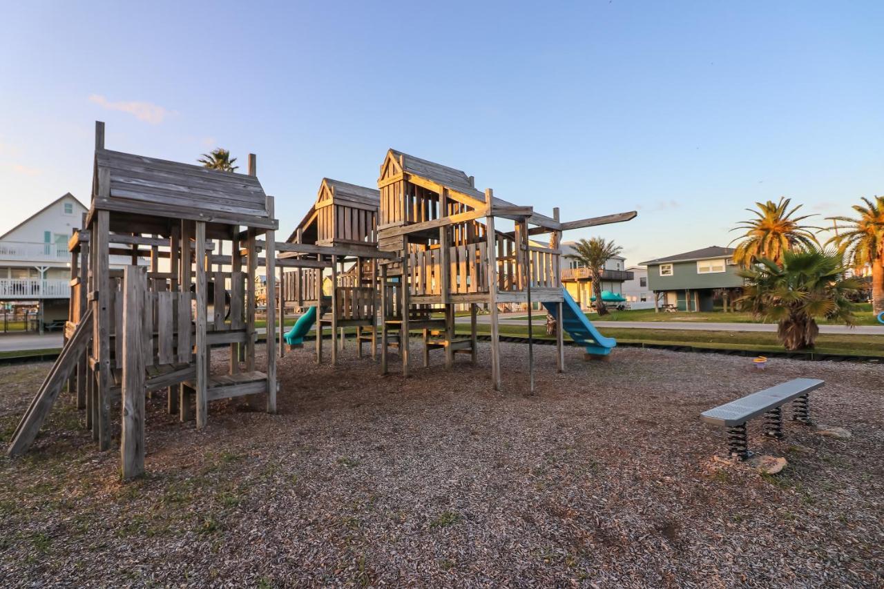 One-Of-A-Kind Beach Home With Lounge Bar Game Room Galveston Luaran gambar